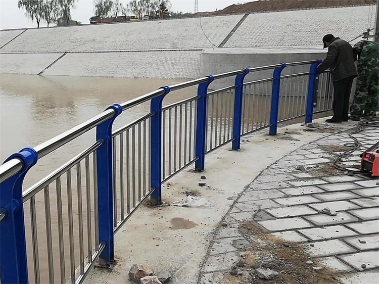 河道護欄