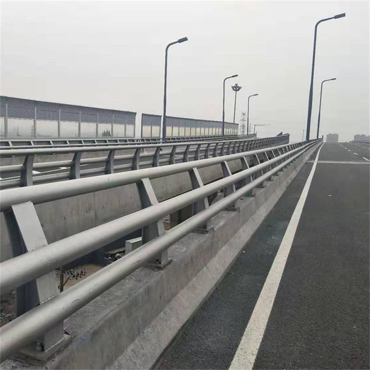 鋁合金橋梁護(hù)欄?市場價(jià)格理應(yīng)比華北和華東價(jià)格高