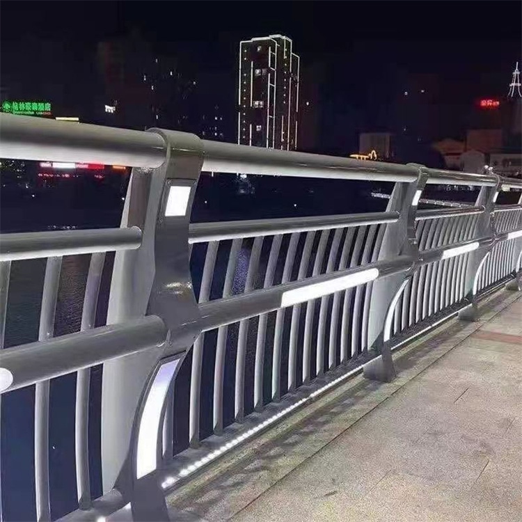 燈光護(hù)欄